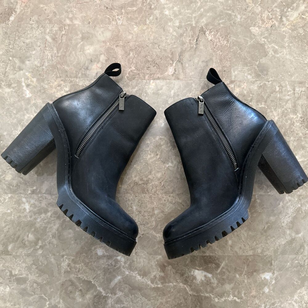 9 US Dr. Doc Martens Magdalena Ankle Boots Booties  Leather Platform Heel Black